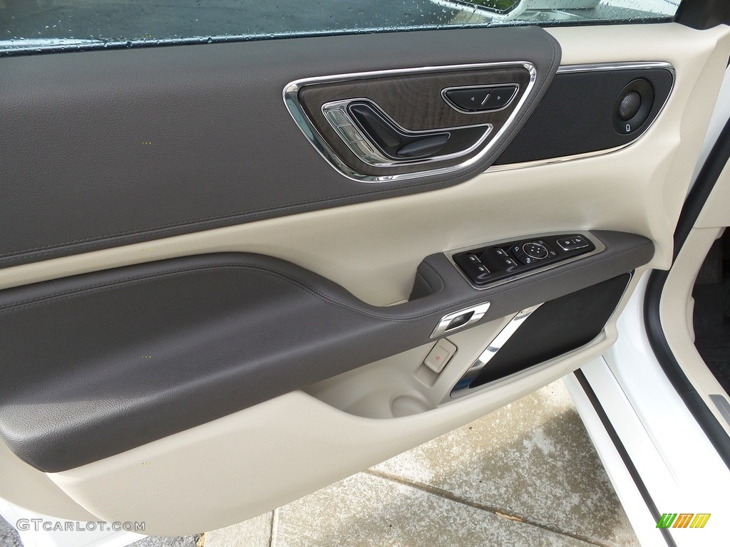 2020 Lincoln Continental AWD Door Panel Photos