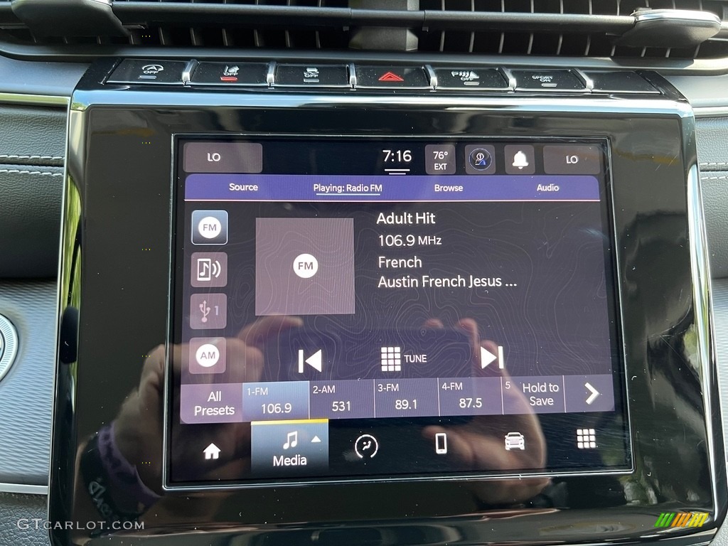 2023 Jeep Grand Cherokee Laredo 4x4 Controls Photo #146249857