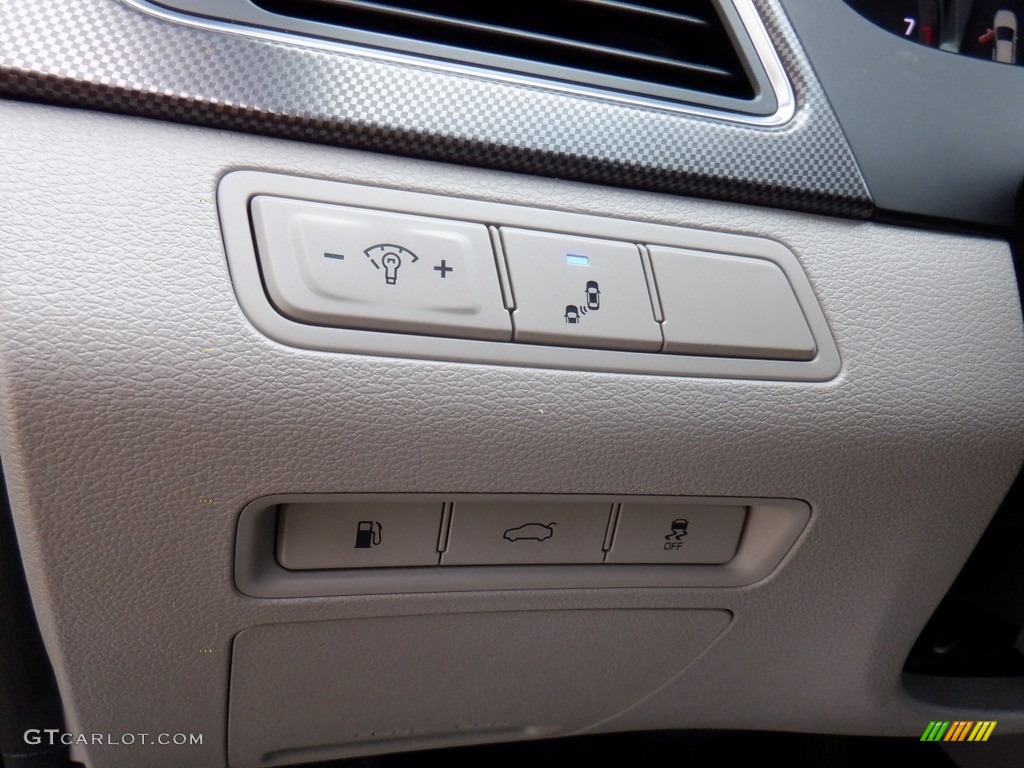 2016 Sonata Sport - Symphony Silver / Gray photo #15
