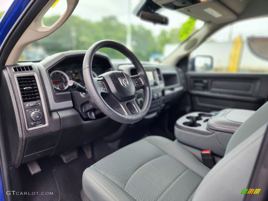 2019 1500 Classic Express Crew Cab 4x4 - Blue Streak Pearl / Black/Diesel Gray photo #28