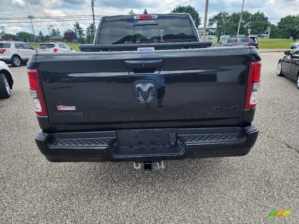 2019 1500 Big Horn Black Crew Cab 4x4 - Diamond Black Crystal Pearl / Black photo #4