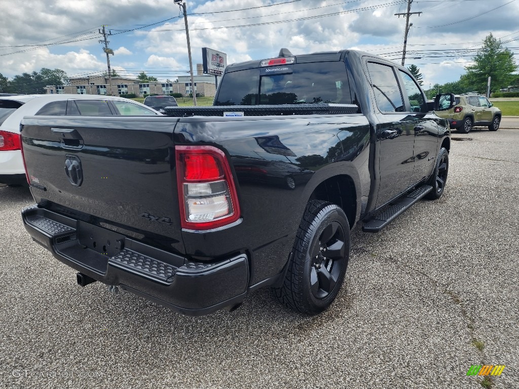 2019 1500 Big Horn Black Crew Cab 4x4 - Diamond Black Crystal Pearl / Black photo #9