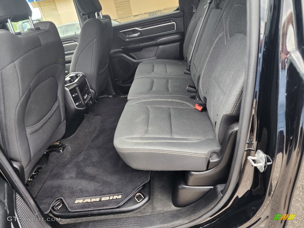 2019 1500 Big Horn Black Crew Cab 4x4 - Diamond Black Crystal Pearl / Black photo #27