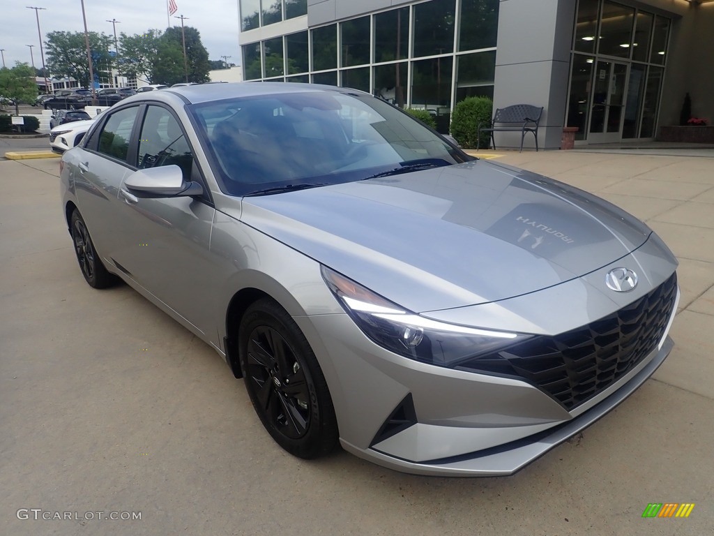 2023 Elantra SEL - Shimmering Silver Pearl / Medium Gray photo #9