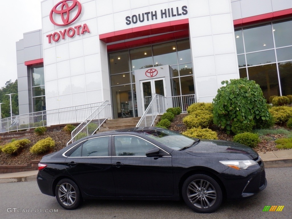 2017 Camry SE - Midnight Black Metallic / Black photo #2