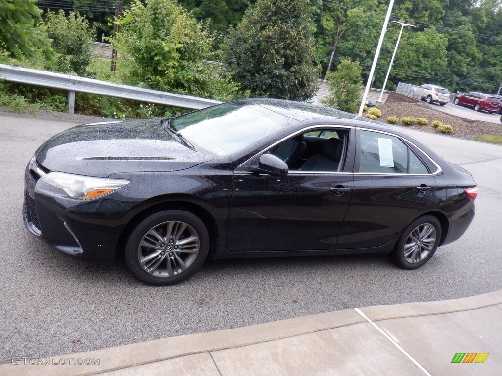 2017 Camry SE - Midnight Black Metallic / Black photo #10
