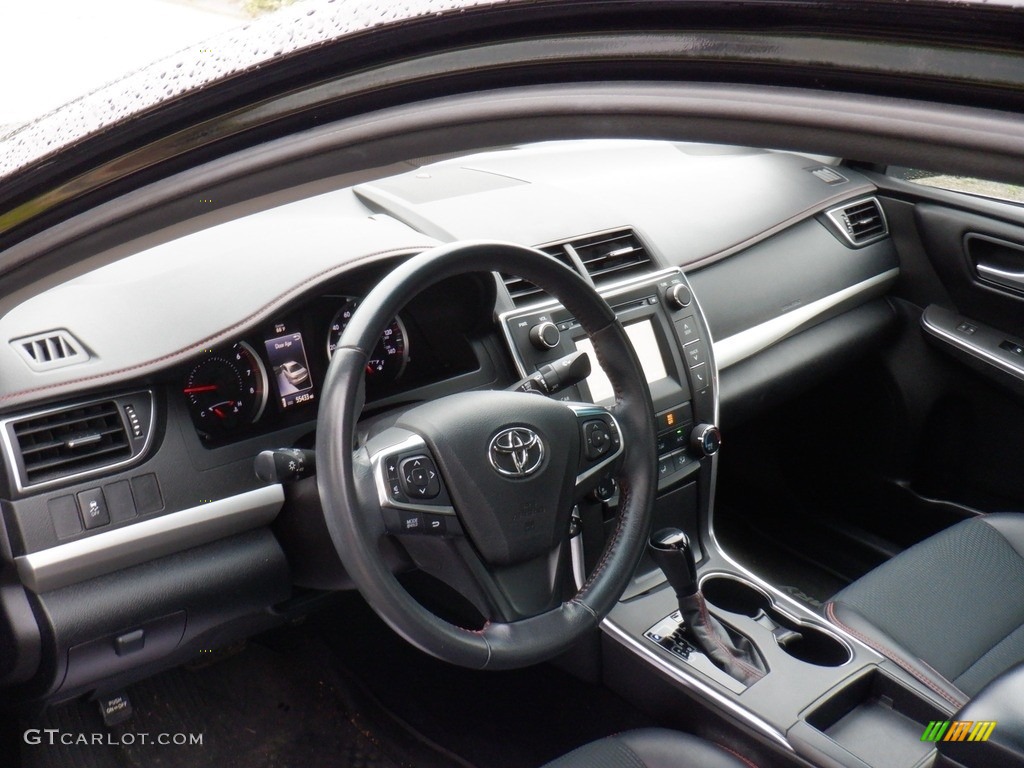 2017 Camry SE - Midnight Black Metallic / Black photo #16