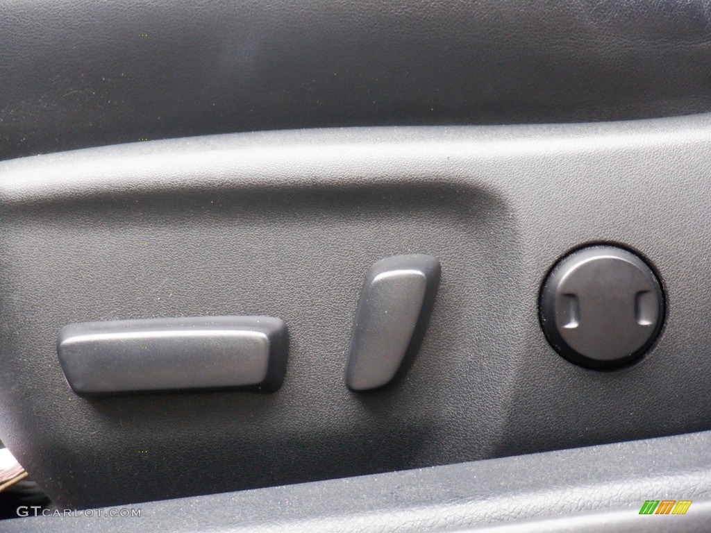2017 Camry SE - Midnight Black Metallic / Black photo #18