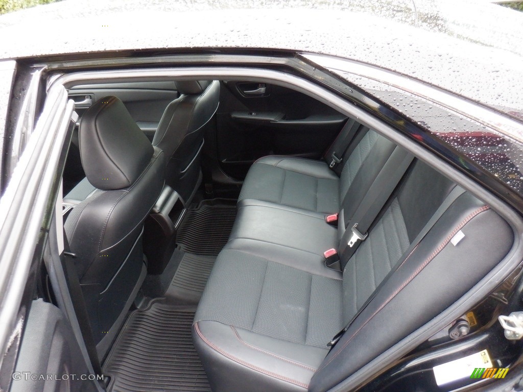 2017 Camry SE - Midnight Black Metallic / Black photo #26