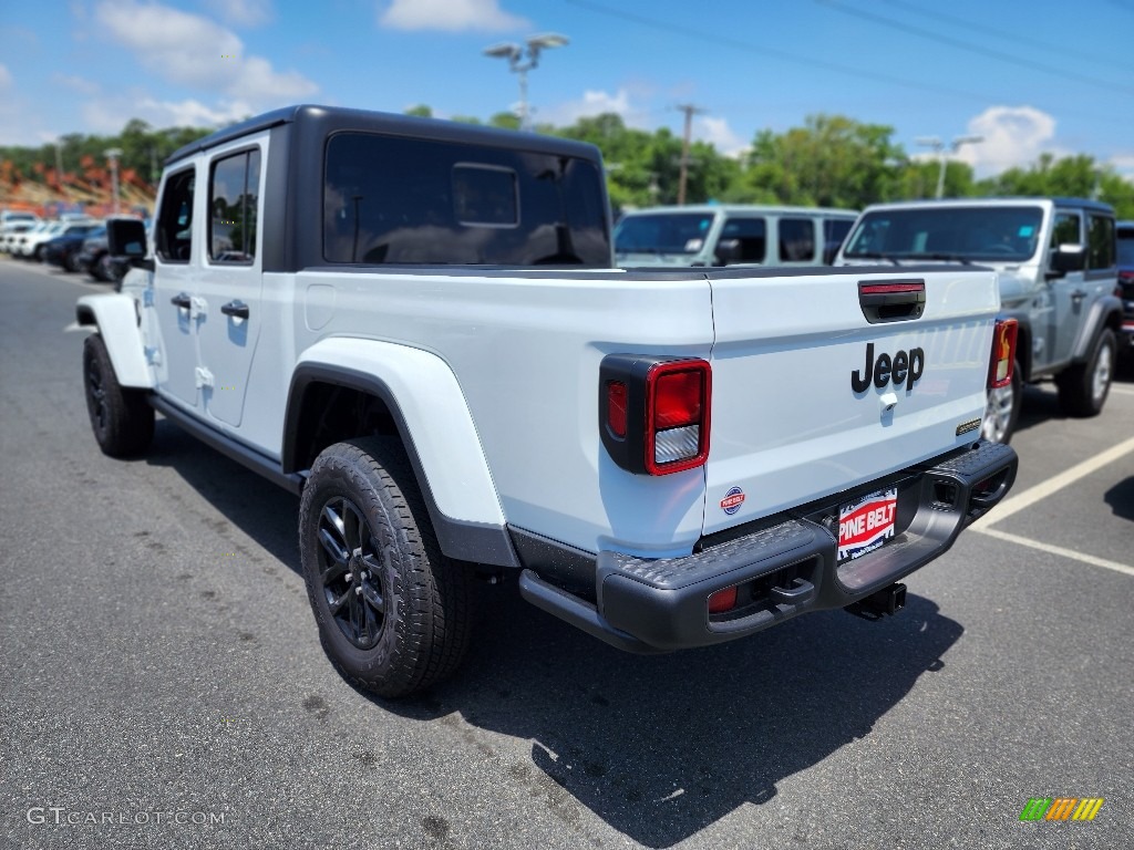 2023 Gladiator Freedom Edition 4x4 - Bright White / Black photo #4