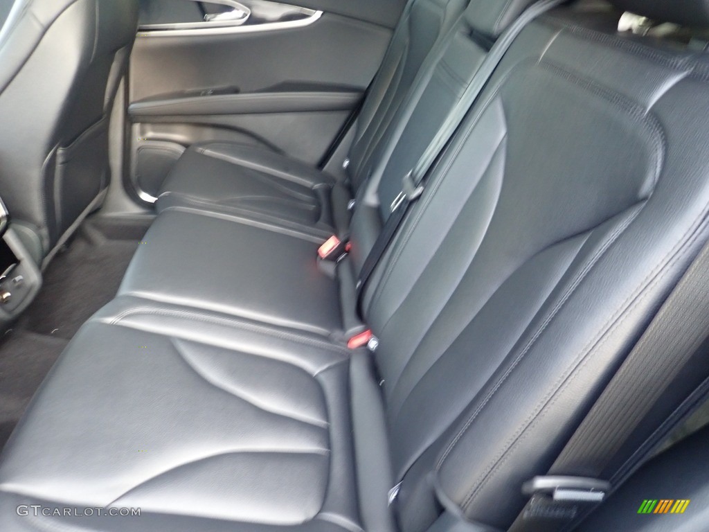 2022 Nautilus Standard AWD - Silver Radiance Metallic / Ebony photo #16
