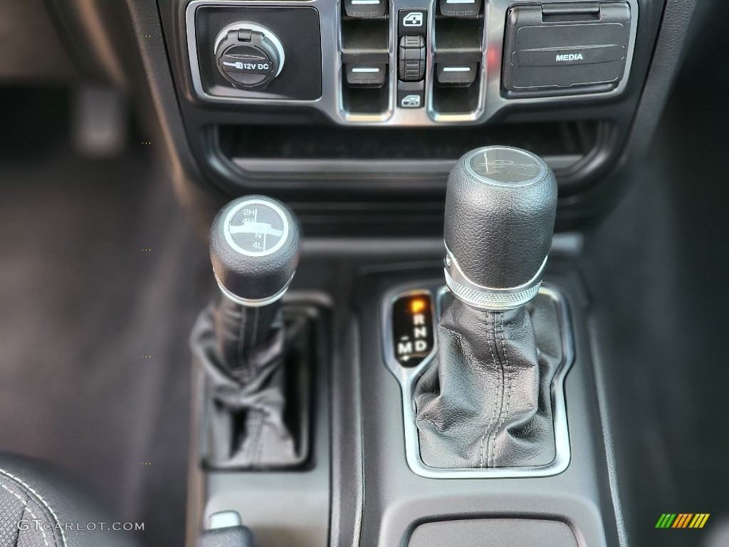 2023 Jeep Gladiator Freedom Edition 4x4 Transmission Photos