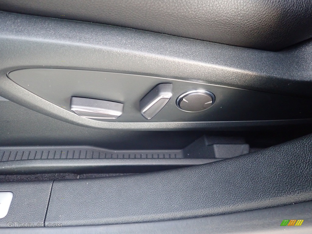 2022 Lincoln Nautilus Standard AWD Front Seat Photo #146257077