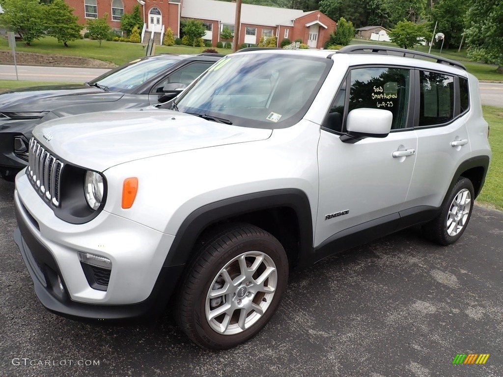 2020 Renegade Latitude 4x4 - Glacier Metallic / Black photo #4