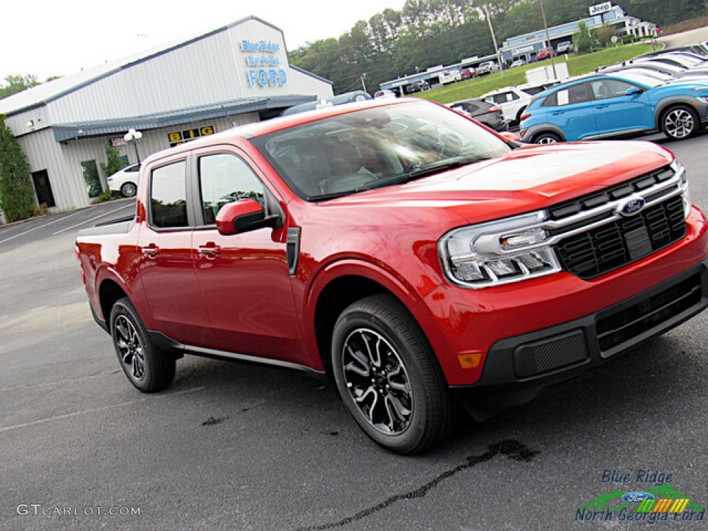 2023 Maverick Lariat - Hot Pepper Red Metallic / Desert Brown photo #26