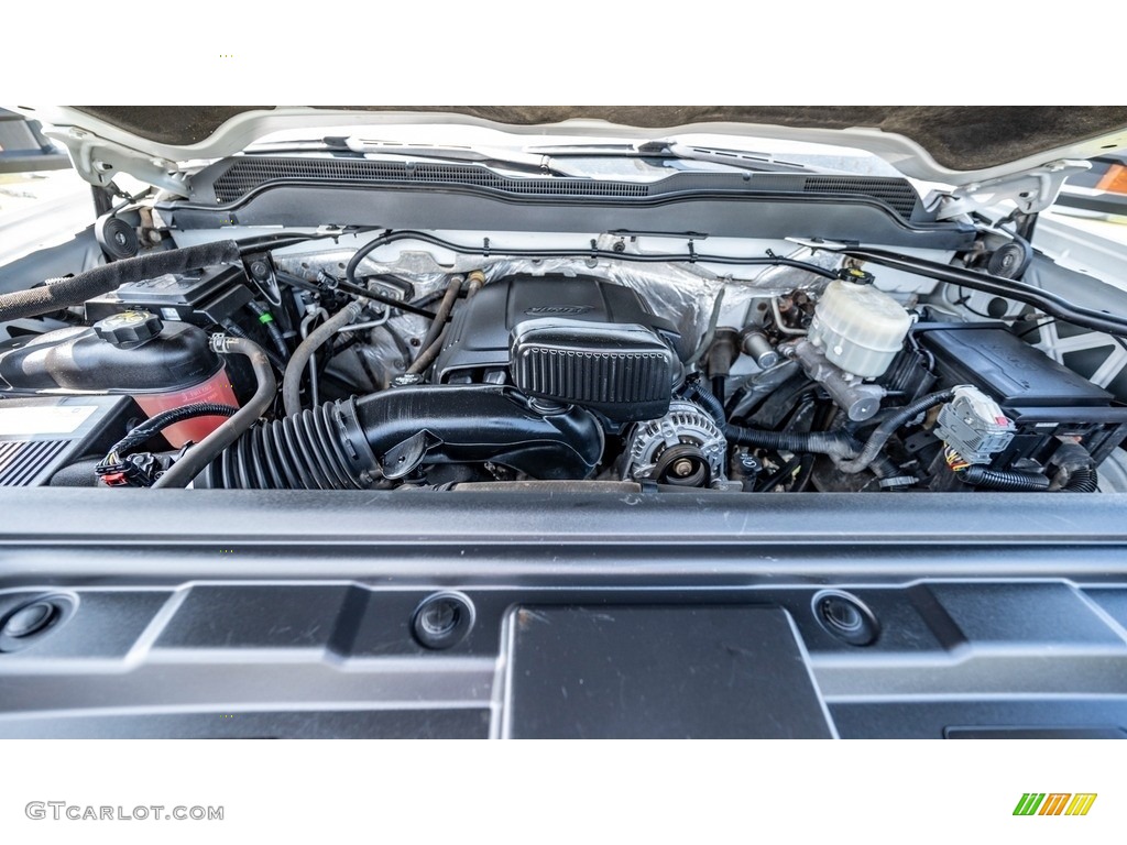 2018 Chevrolet Silverado 2500HD LTZ Crew Cab 4x4 Engine Photos