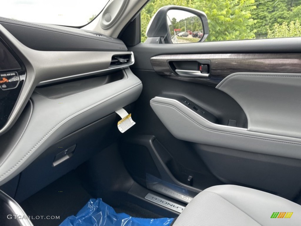 2023 Highlander Limited - Wind Chill Pearl / Graphite photo #13