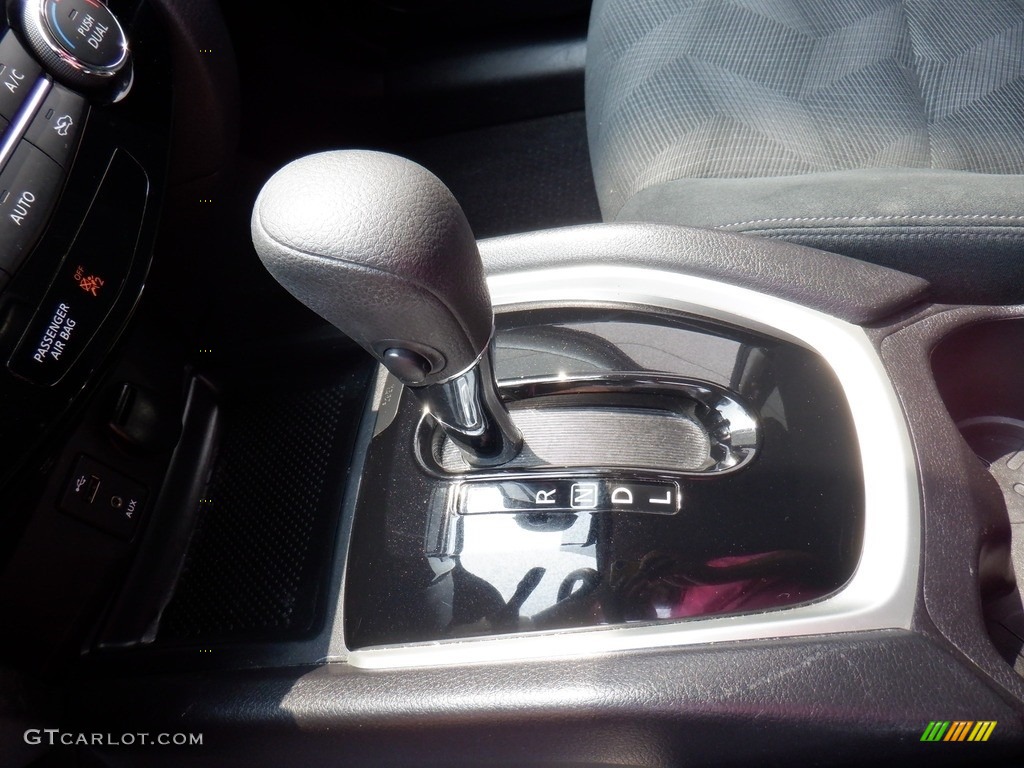 2015 Rogue SV AWD - Arctic Blue Metallic / Charcoal photo #18
