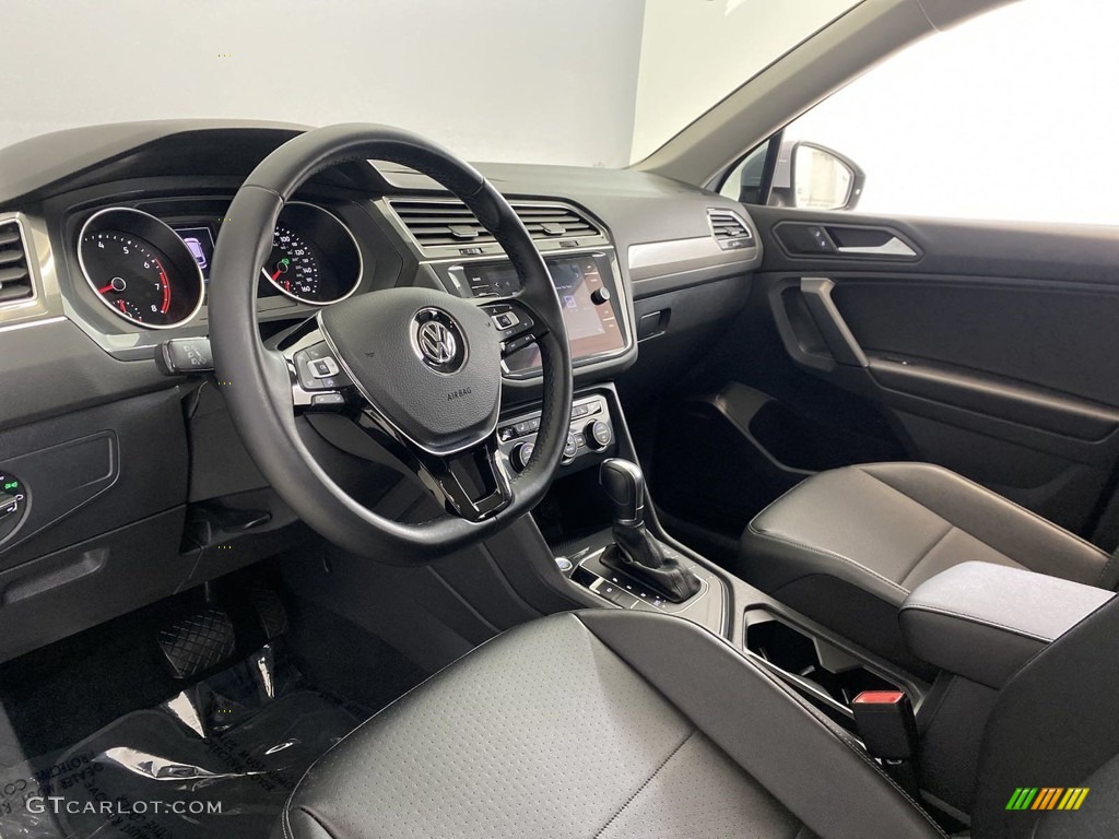 2019 Tiguan SE - Pure White / Titan Black photo #15