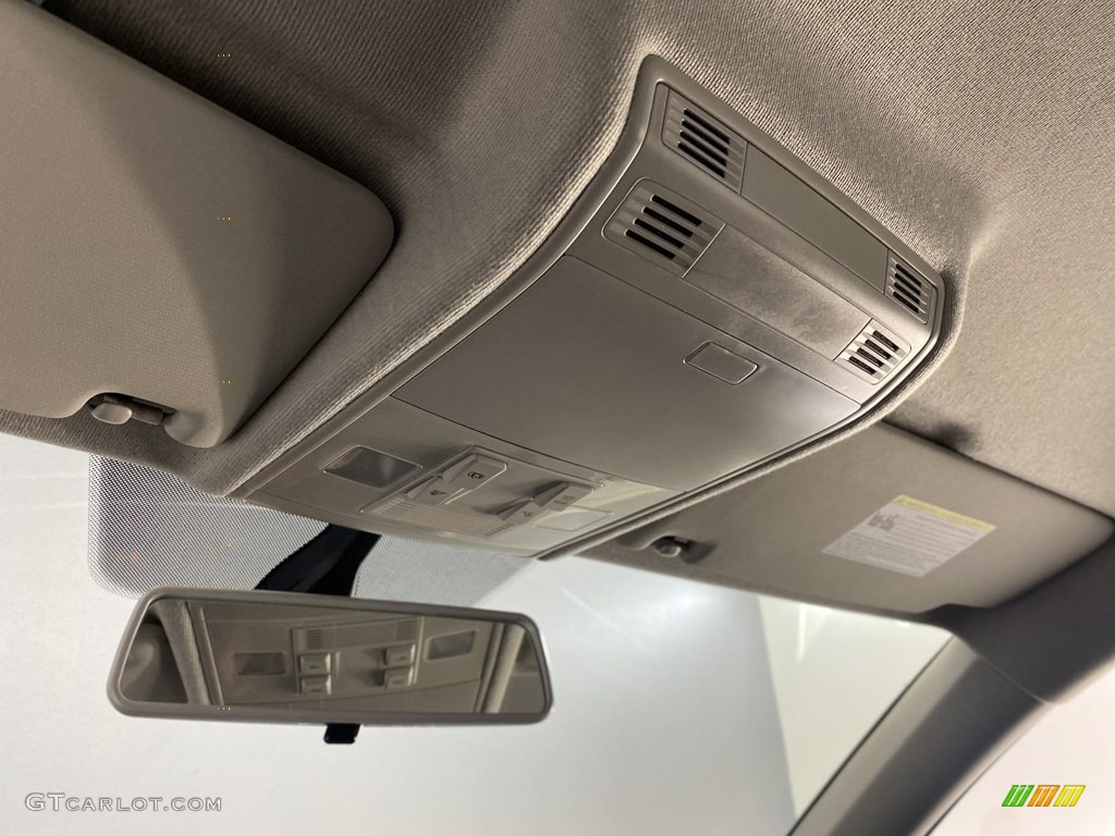 2019 Tiguan SE - Pure White / Titan Black photo #30