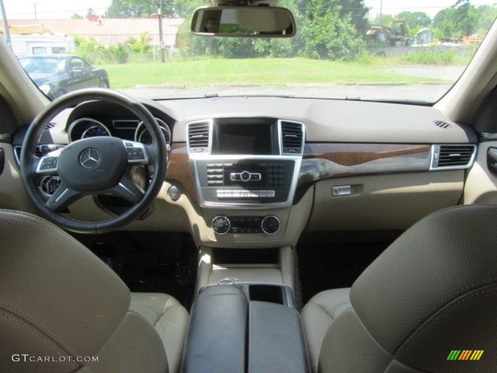 2015 ML 350 4Matic - Black / Almond Beige/Mocha photo #13