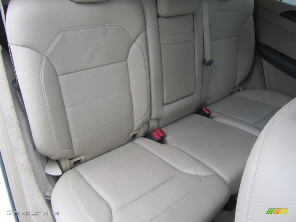 2015 ML 350 - Polar White / Almond Beige/Mocha photo #23