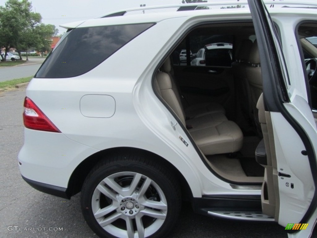 2015 ML 350 - Polar White / Almond Beige/Mocha photo #24