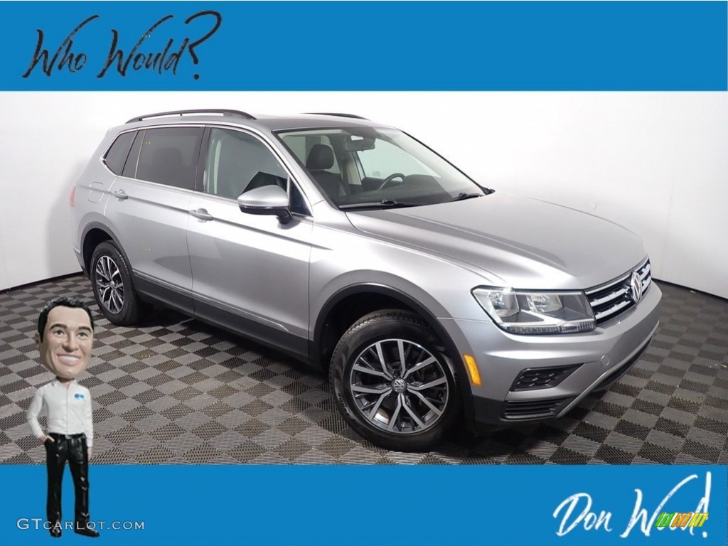 2020 Tiguan SE 4MOTION - Pyrite Silver Metallic / Titan Black photo #1