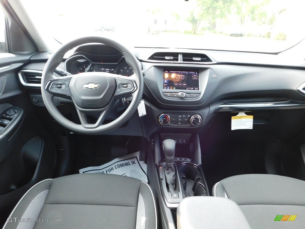 2023 Chevrolet TrailBlazer LS AWD Dashboard Photos