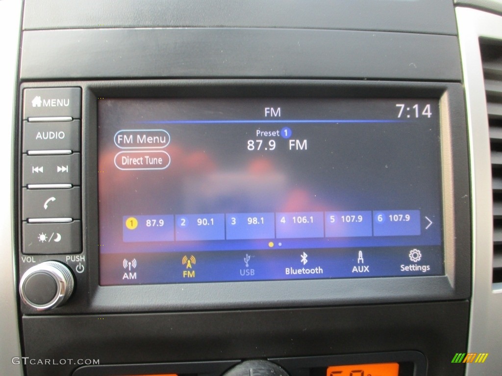 2020 Frontier SV King Cab 4x4 - Glacier White / Beige photo #13