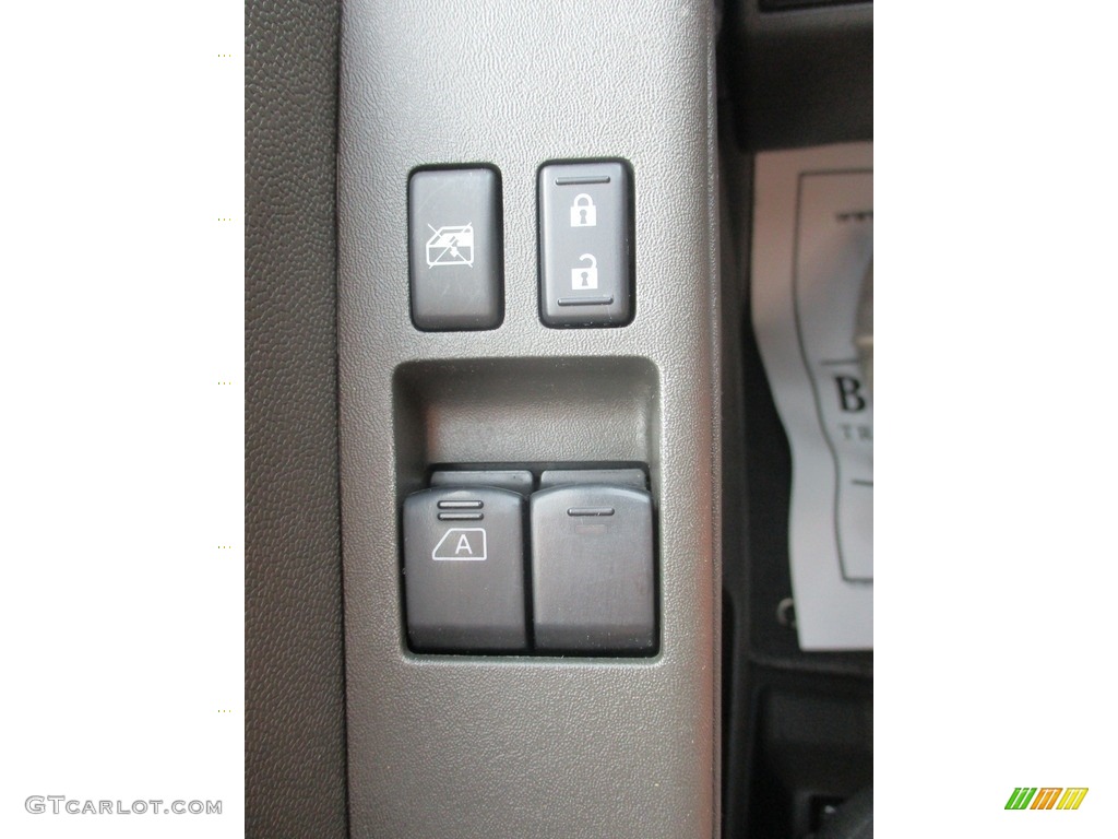 2020 Frontier SV King Cab 4x4 - Glacier White / Beige photo #19