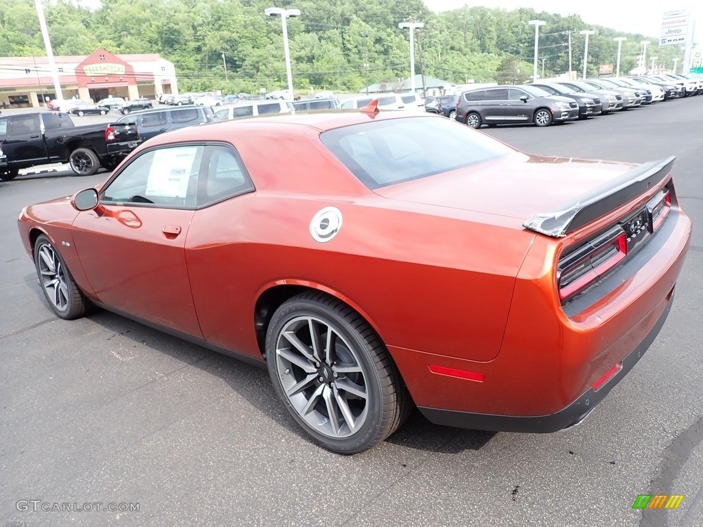 2023 Challenger R/T - Sinamon Stick / Black photo #3