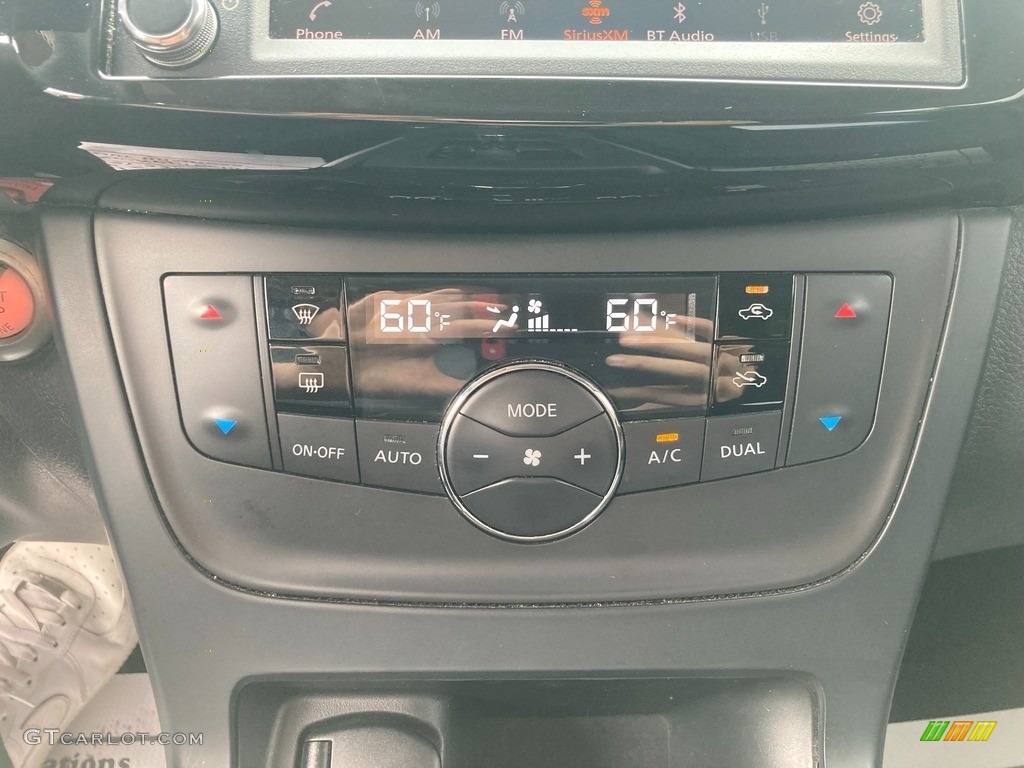 2019 Nissan Sentra S Controls Photos