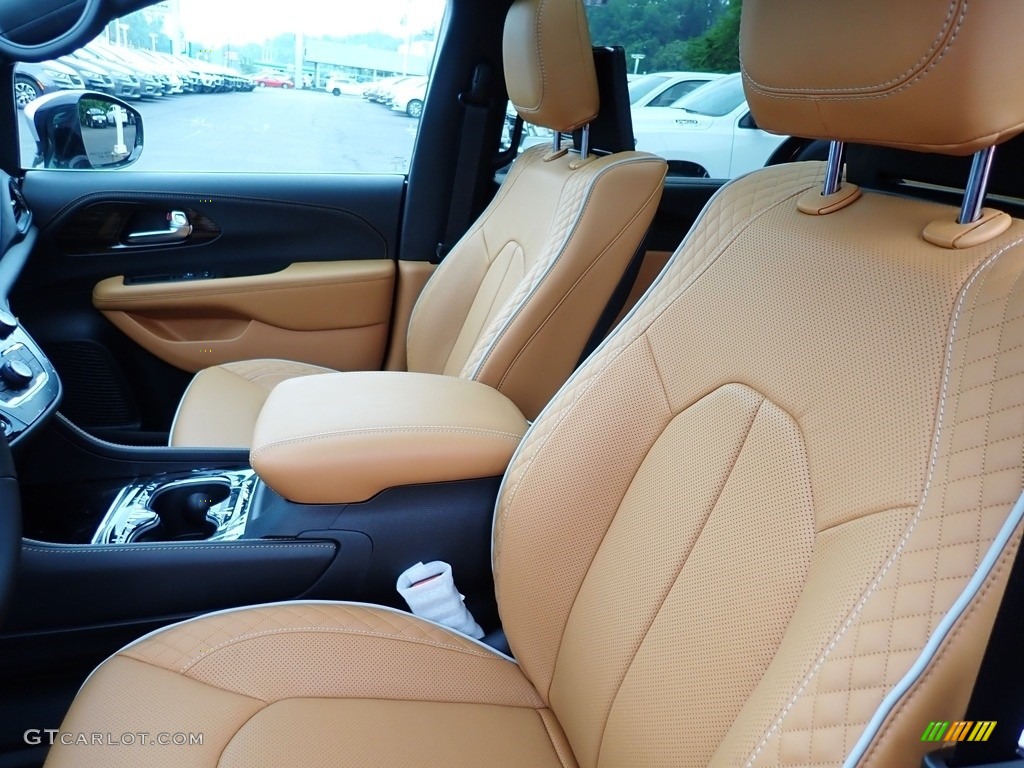 Caramel/Black Interior 2023 Chrysler Pacifica Pinnacle Plug-In Hybrid Photo #146271464