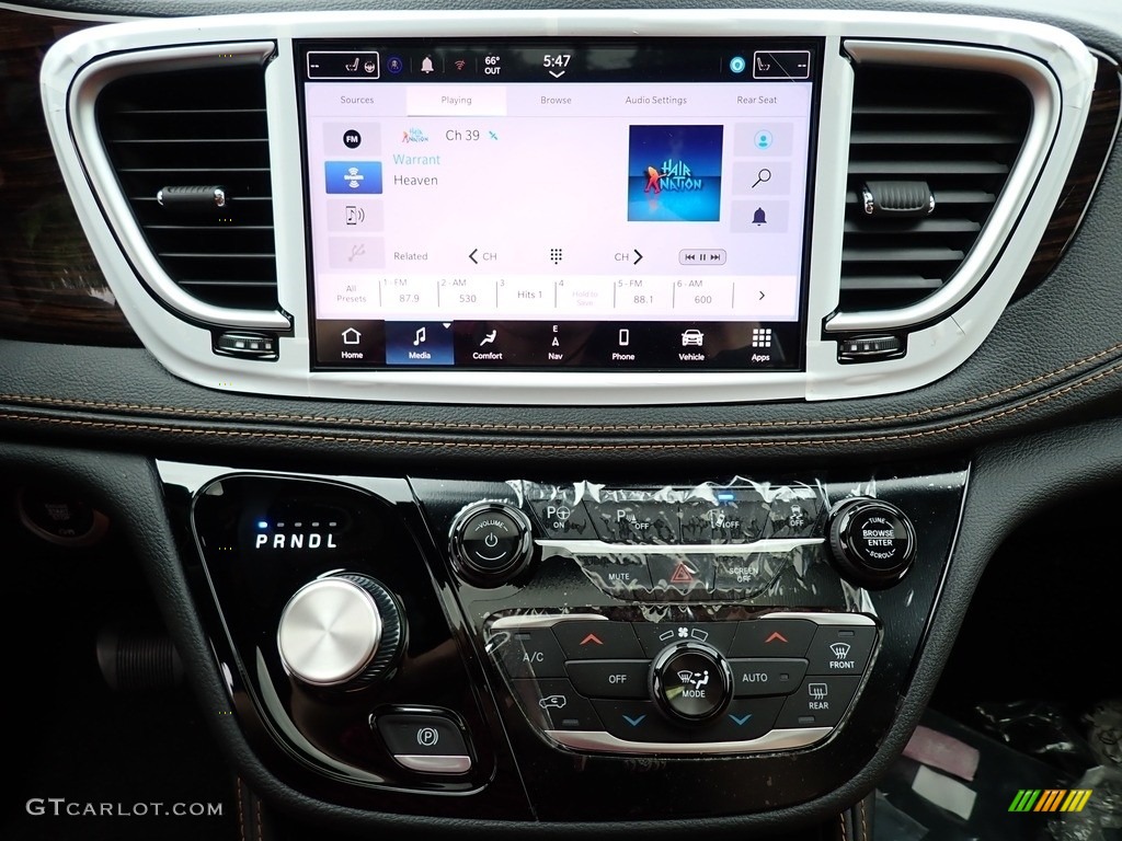 2023 Pacifica Pinnacle Plug-In Hybrid - Velvet Red Pearl / Caramel/Black photo #20