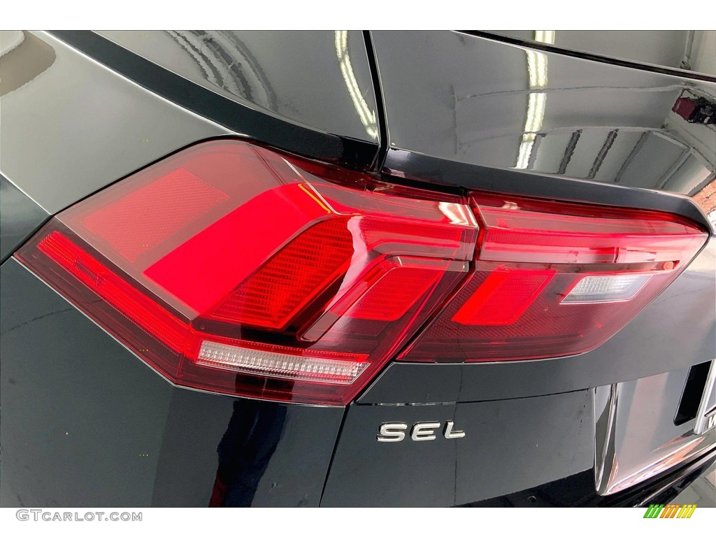 2022 Tiguan SEL R-Line 4Motion - Deep Black Pearl / Titan Black photo #29