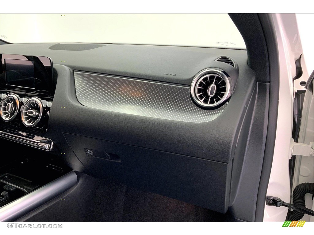 2021 GLA 250 - Polar White / Black photo #16