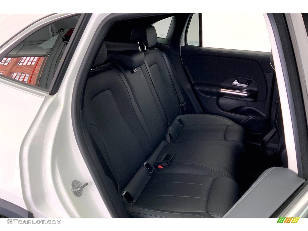 2021 GLA 250 - Polar White / Black photo #19