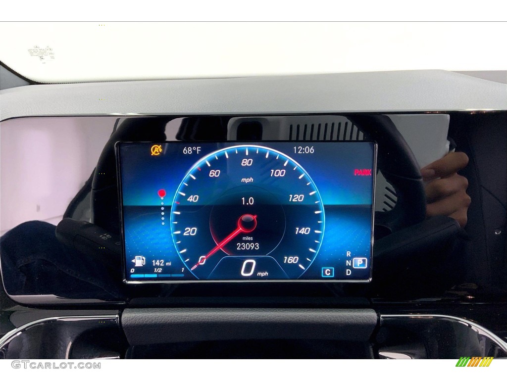 2021 GLA 250 - Polar White / Black photo #23