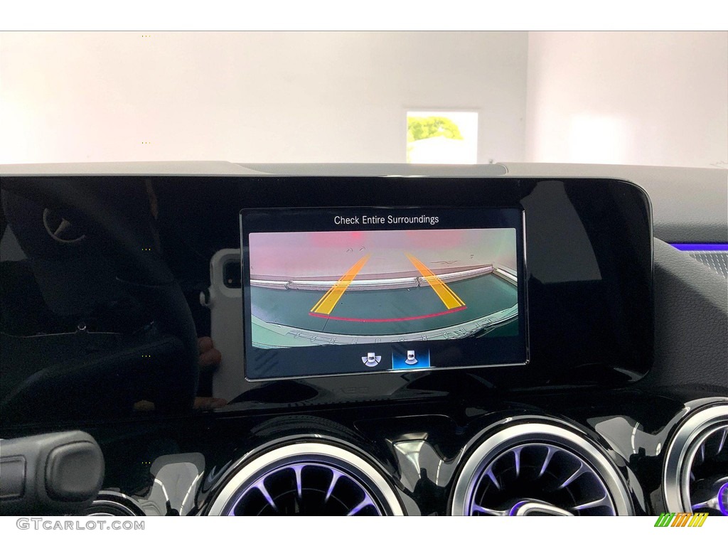 2021 GLA 250 - Polar White / Black photo #24