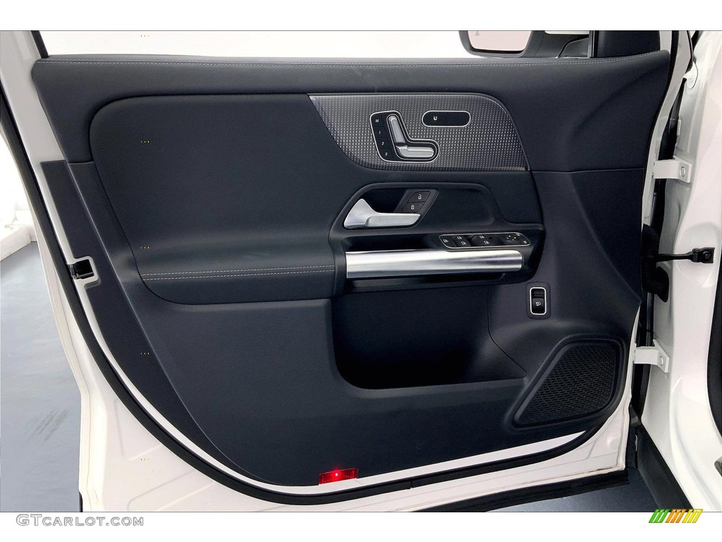 2021 GLA 250 - Polar White / Black photo #25