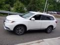 2018 Diamond White Pearl Mitsubishi Outlander SE S-AWC  photo #11