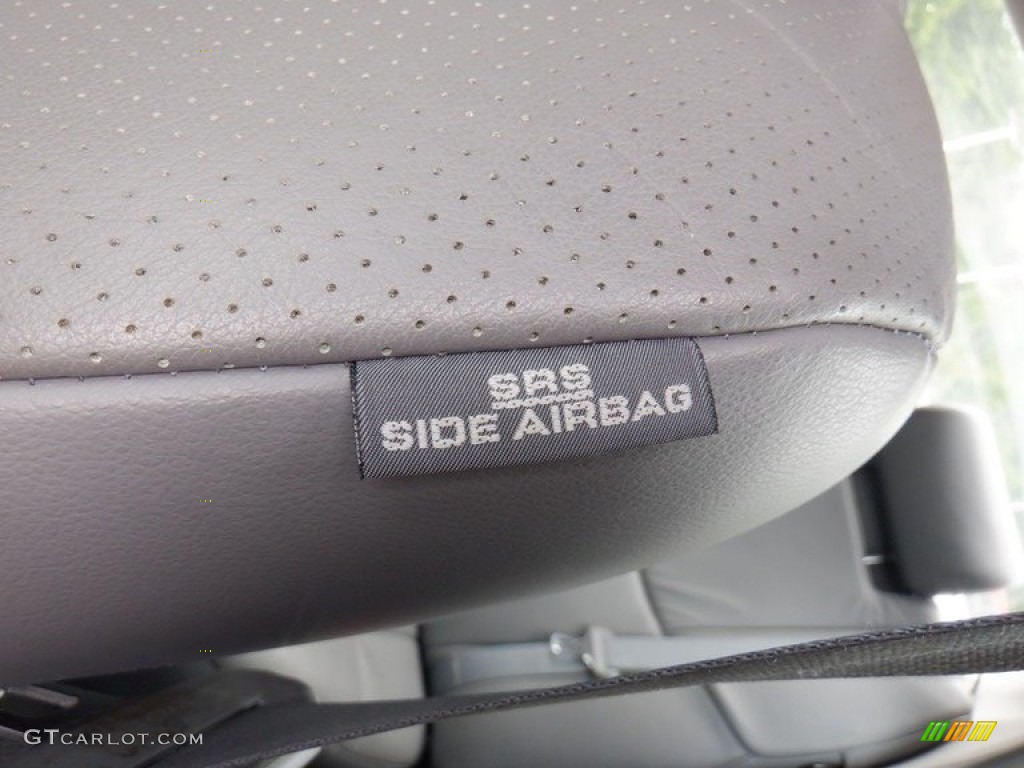 2006 Avalon XLS - Titanium Metallic / Light Gray photo #23