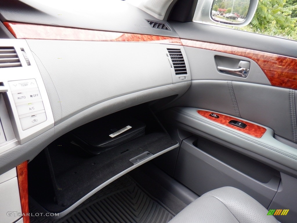2006 Avalon XLS - Titanium Metallic / Light Gray photo #29