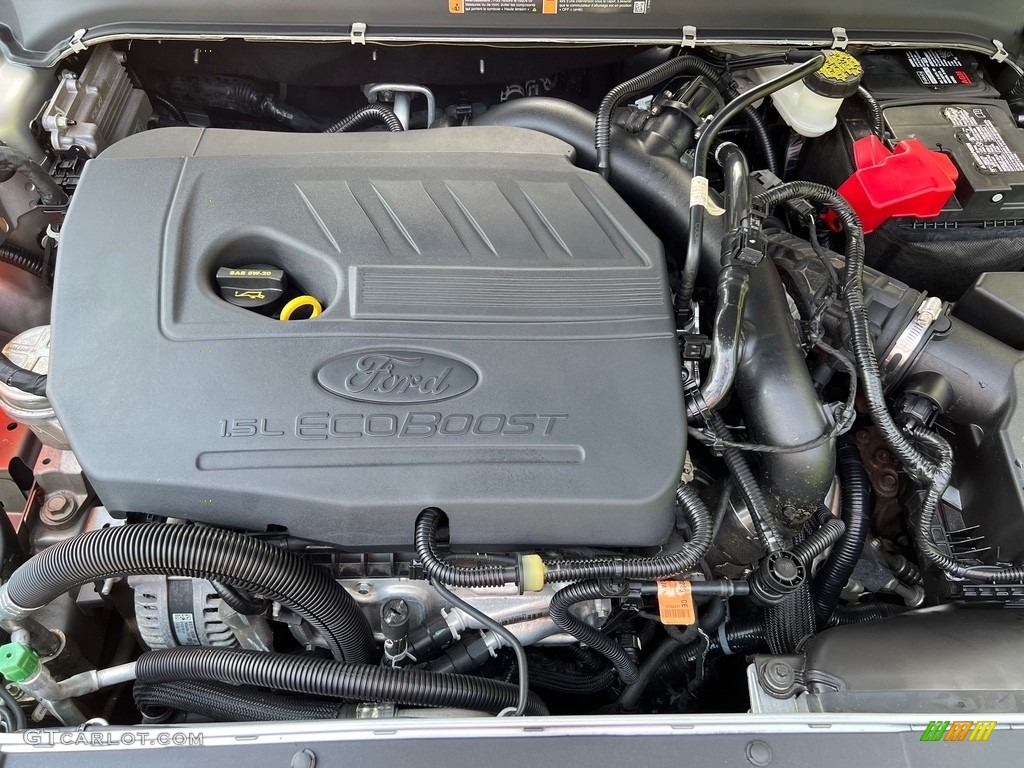 2017 Ford Fusion SE Engine Photos