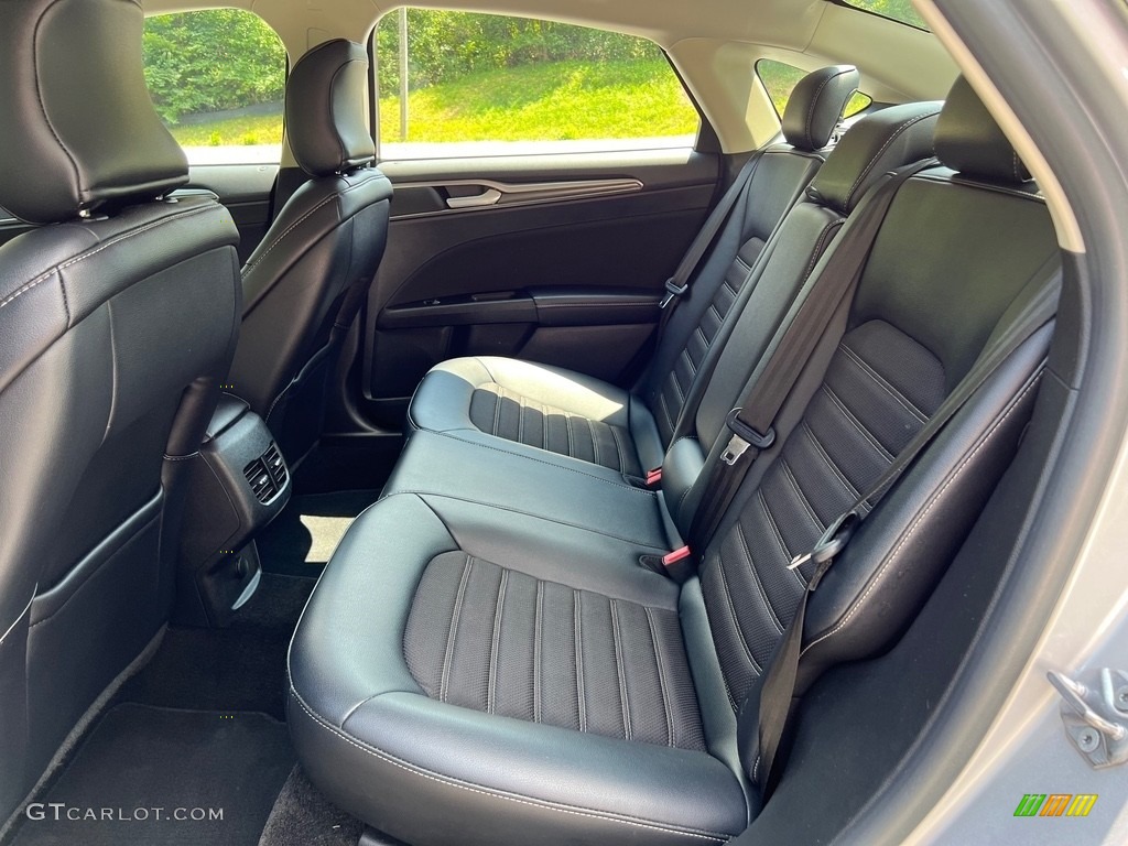 2017 Ford Fusion SE Rear Seat Photo #146277189