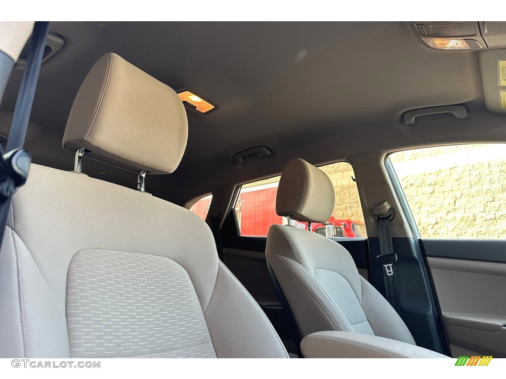 2021 Tucson Value - Winter White / Beige photo #19