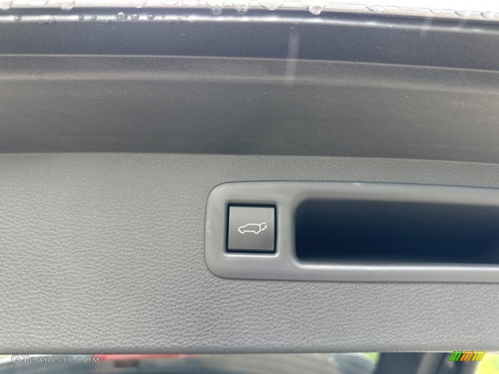 2023 Highlander XLE - Magnetic Gray Metallic / Black photo #23