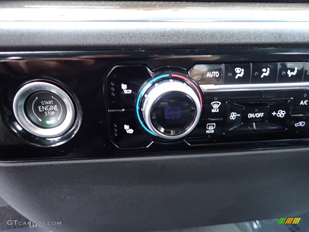 2023 GMC Sierra 1500 Pickup Controls Photos