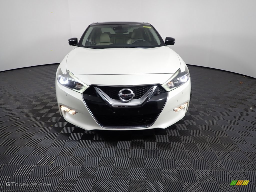 2016 Maxima Platinum - Pearl White / Cashmere photo #7